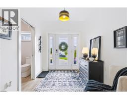 147 Reba Crescent, photo 3