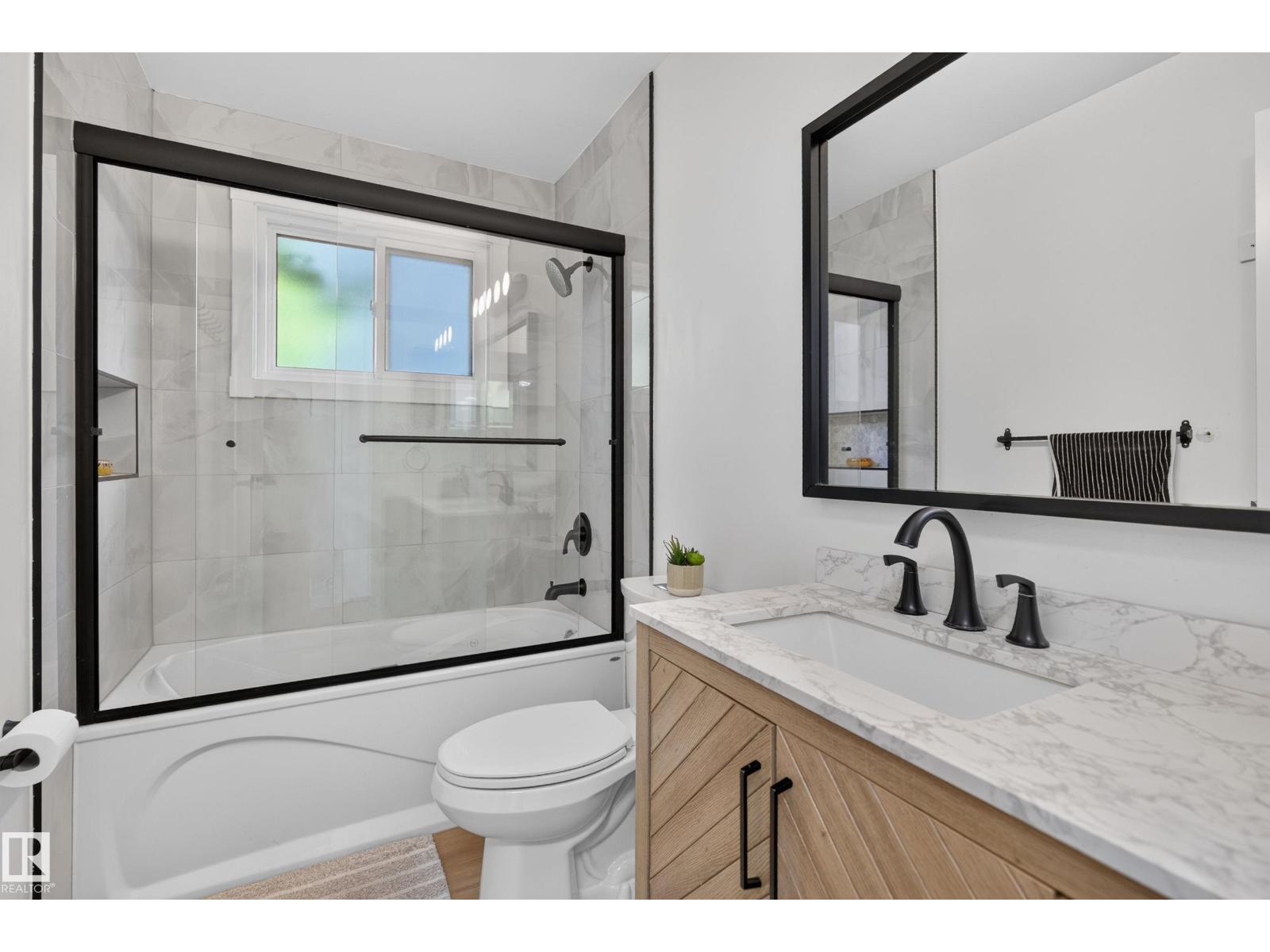 9212 150 AV NW - 19