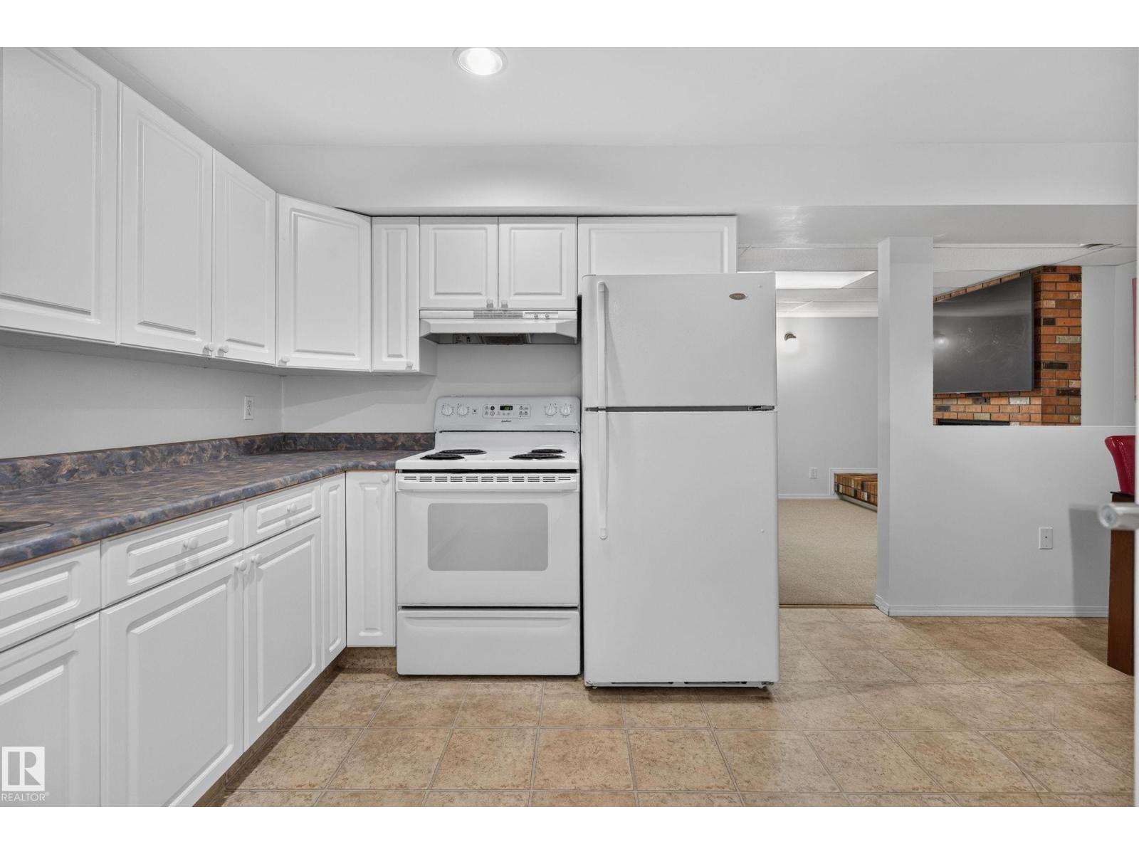 9212 150 AV NW - 26