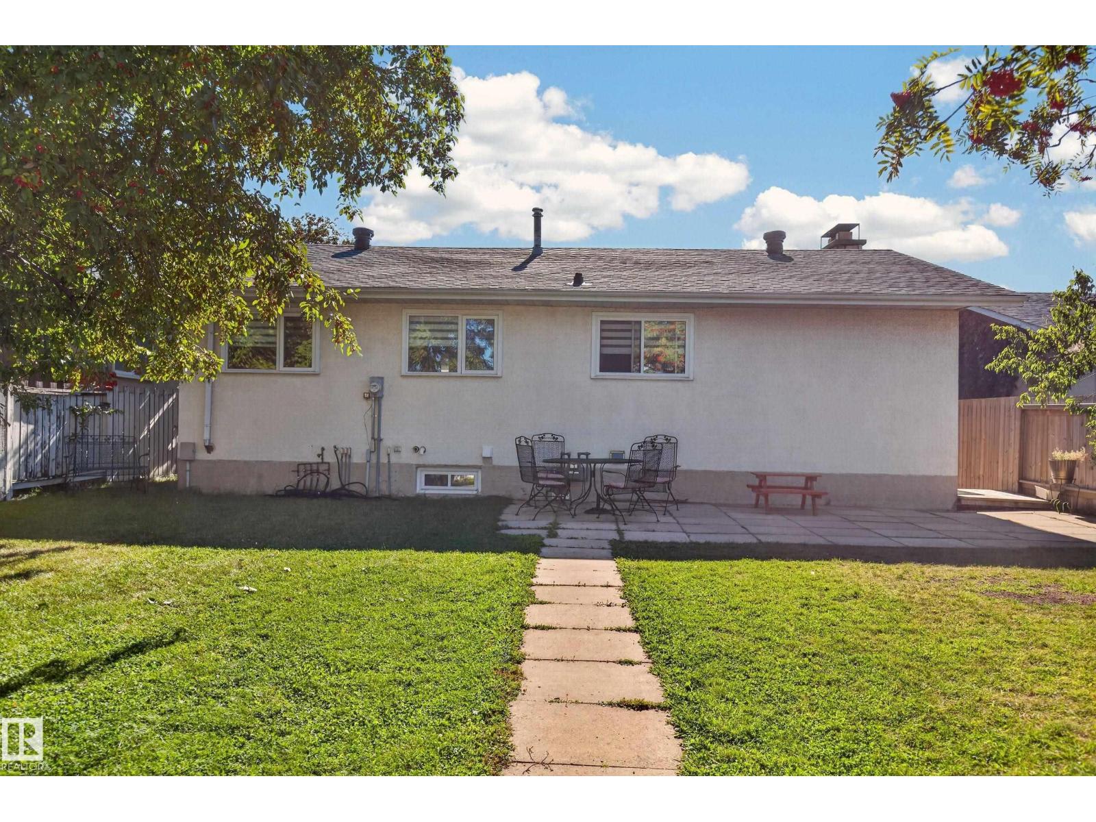9212 150 AV NW - 36