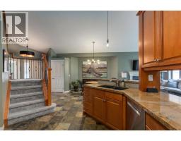 2pc Bathroom - 218 Springbank Villas Sw, Calgary, AB T3H5P7 Photo 8