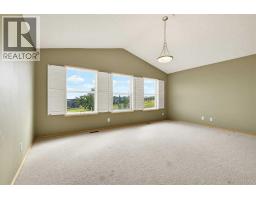 7308 26 Avenue SW - photo 30