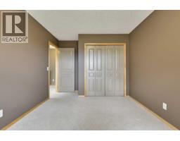 7308 26 Avenue SW - photo 28