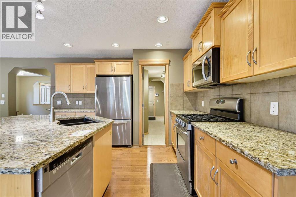 7308 26 Avenue SW - photo 13