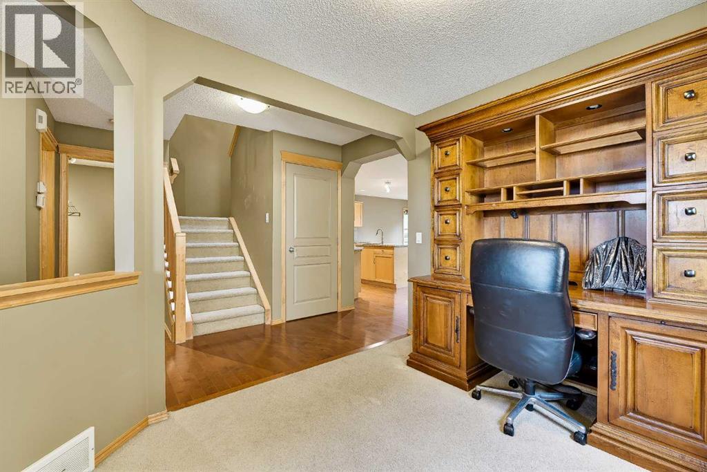 7308 26 Avenue SW - photo 4