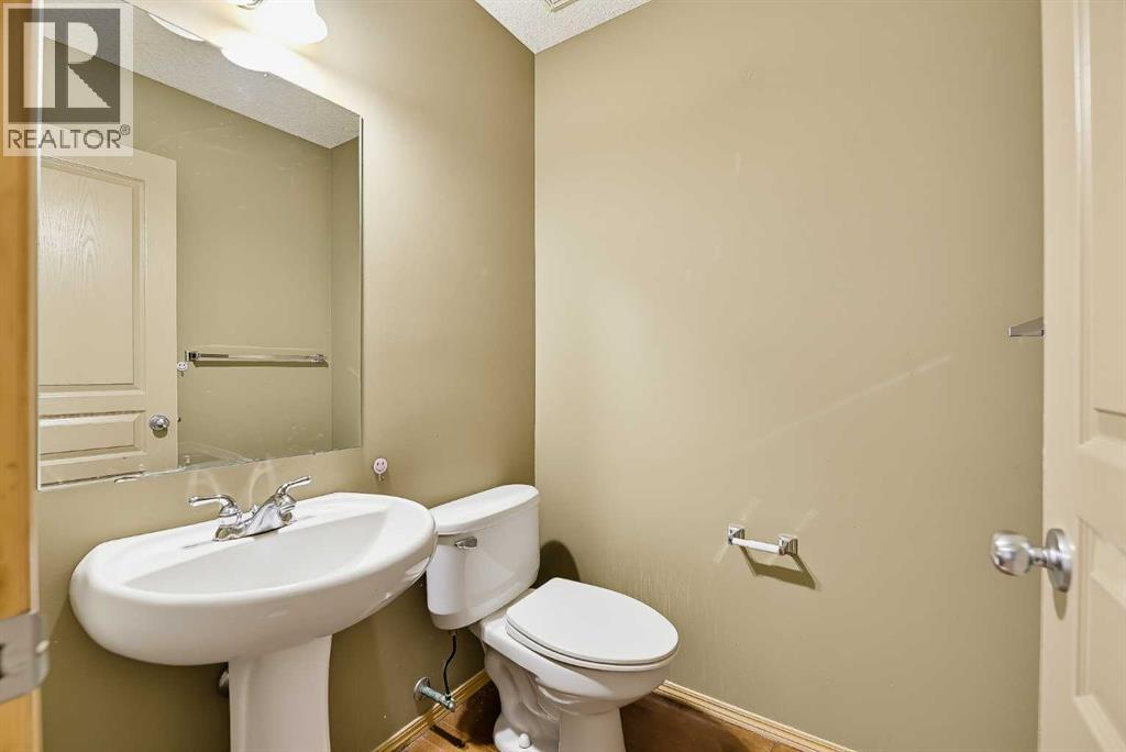 7308 26 Avenue SW - photo 17