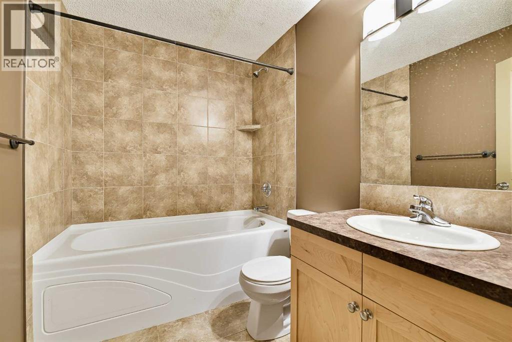 7308 26 Avenue SW - photo 35
