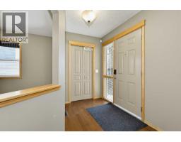 7308 26 Avenue SW - photo 2