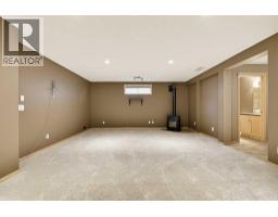 7308 26 Avenue SW - photo 32