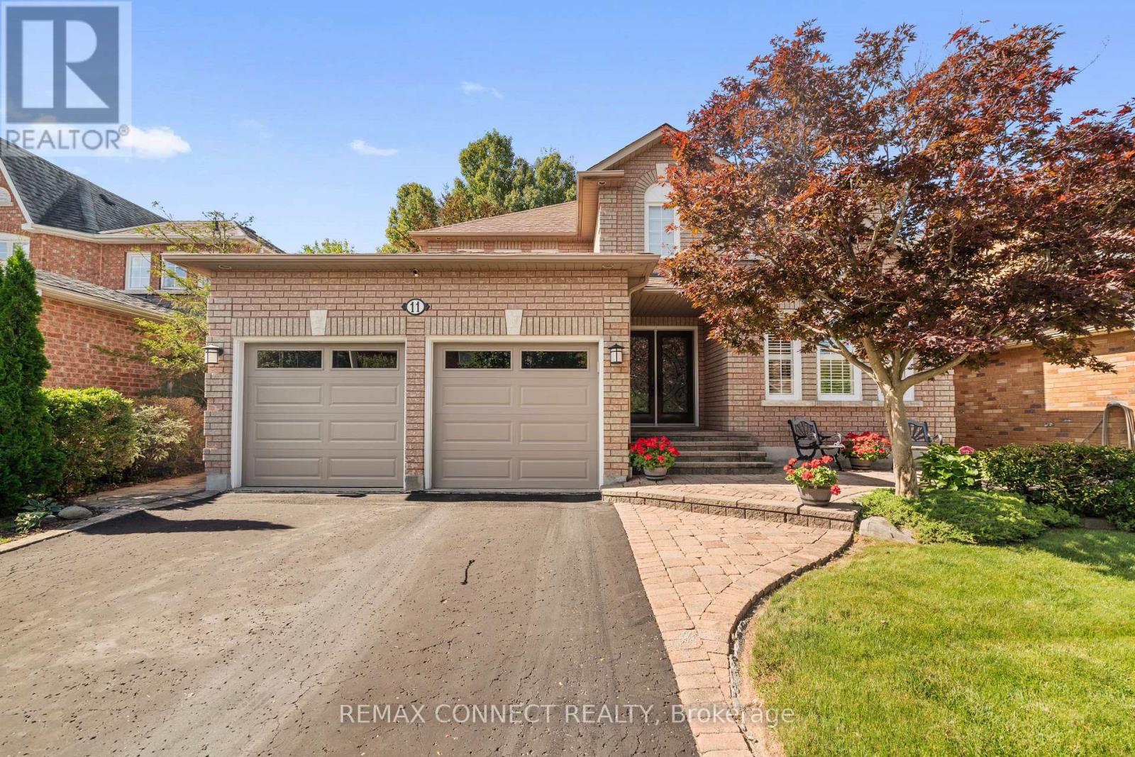 11 MCNEILAGE COURT, Ajax (Central West)