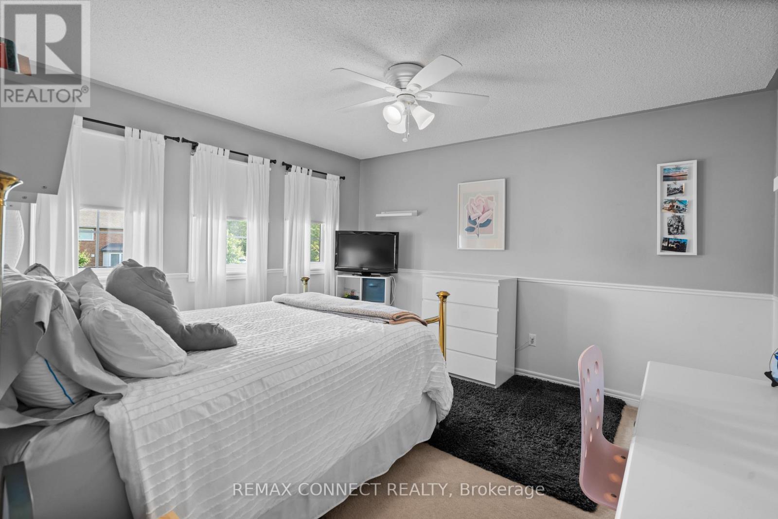 11 MCNEILAGE COURT - 32