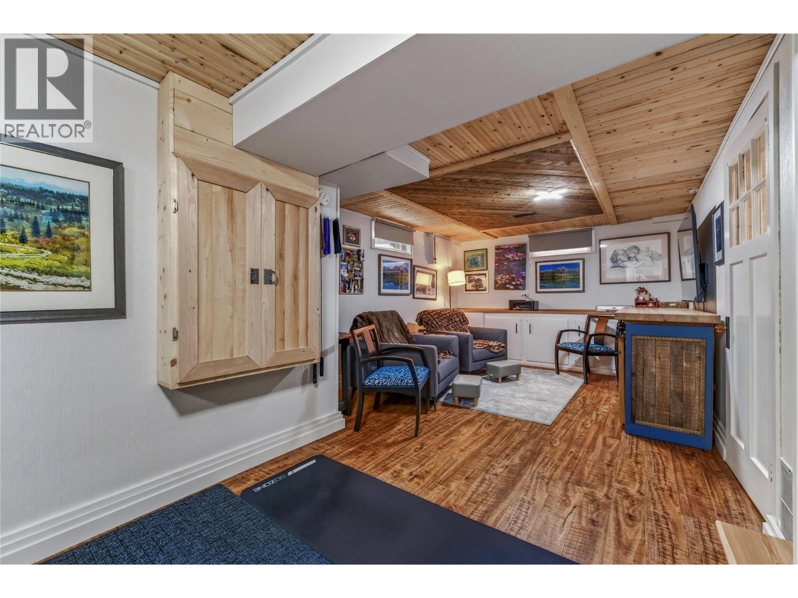 141 Regina Avenue - 33
