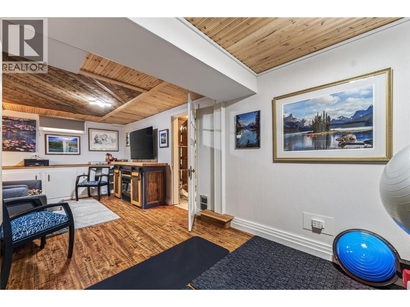 141 Regina Avenue - 34