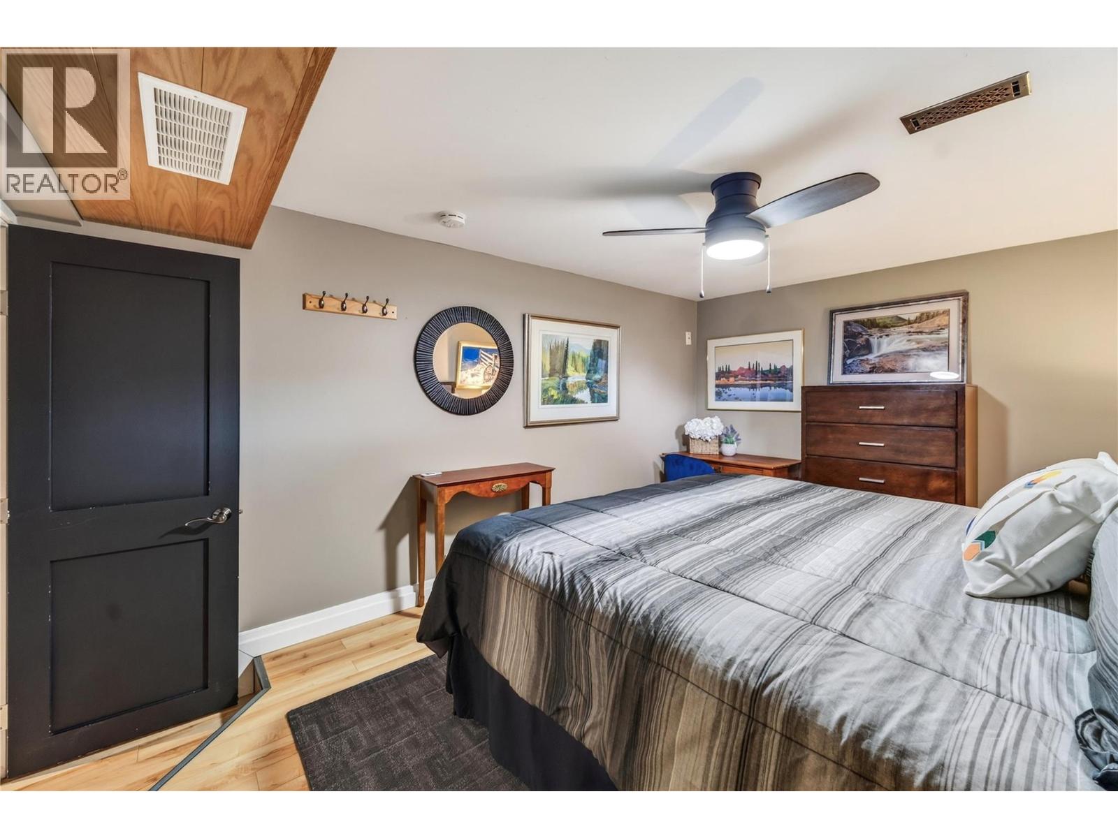 141 Regina Avenue - 37