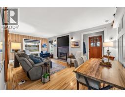 4pc Bathroom - 141 Regina Avenue, Penticton, BC V2A2K7 Photo 7