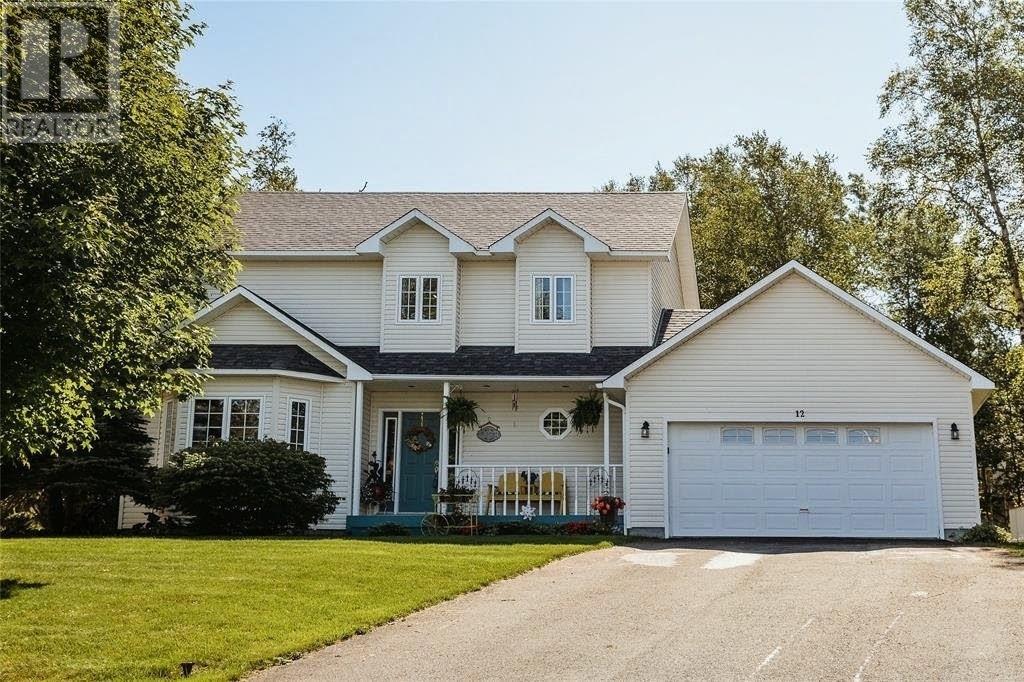 12 Lakeview Place