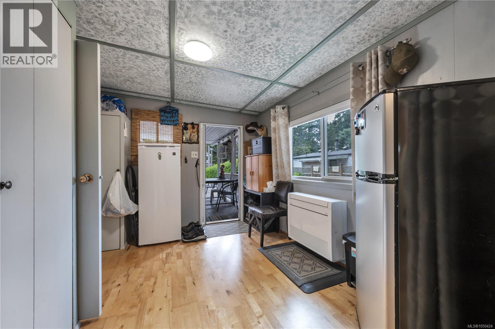 6130 Pine Ridge Cres - 32