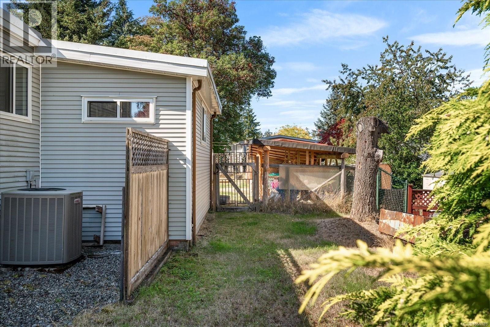 2357 Barclay St - Image 31