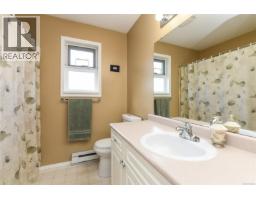 2233 Bolt Ave, Comox, BC V9M3Y2 Photo 25