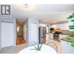 2233 Bolt Ave, Comox, BC V9M3Y2 Photo 16