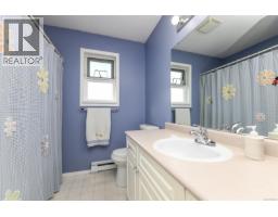 2233 Bolt Ave, Comox, BC V9M3Y2 Photo 31