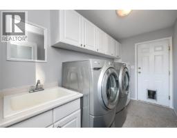 2233 Bolt Ave, Comox, BC V9M3Y2 Photo 33