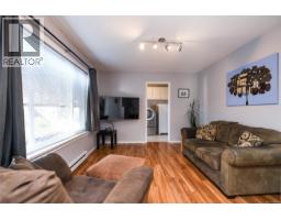 2233 Bolt Ave, Comox, BC V9M3Y2 Photo 21