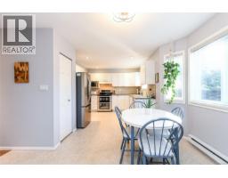 2233 Bolt Ave, Comox, BC V9M3Y2 Photo 17