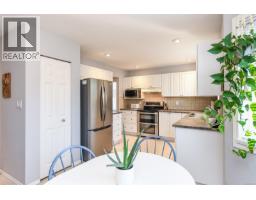 2233 Bolt Ave, Comox, BC V9M3Y2 Photo 14