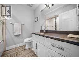 109 801 Roderick Avenue, Coquitlam, BC V3K1P7 Photo 14