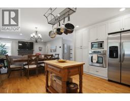 Living room - 335 Cougar Road, Kamloops, BC V2C6V1 Photo 14