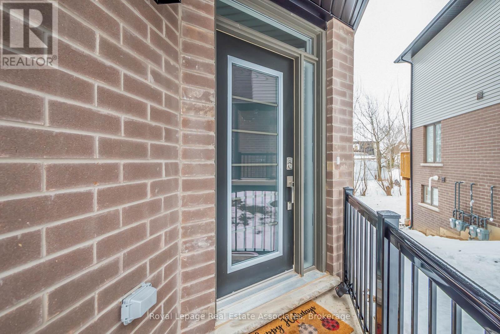 3981 CROWN STREET, Lincoln (Beamsville) — photo 2