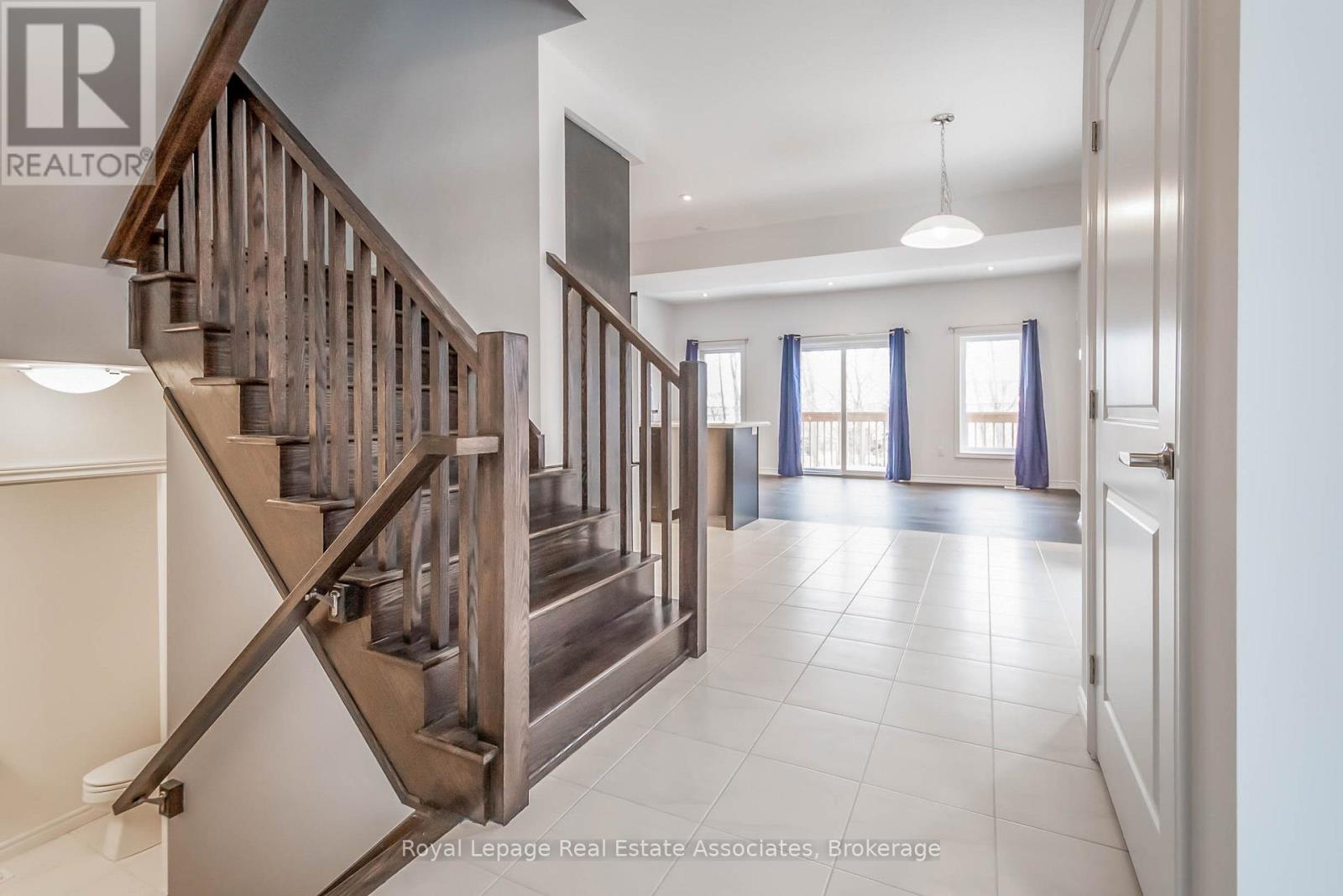 3981 CROWN STREET, Lincoln (Beamsville) — photo 4