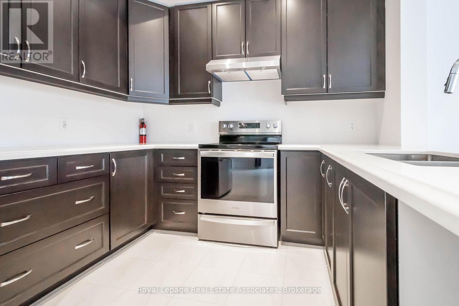 3981 CROWN STREET, Lincoln (Beamsville) — photo 7