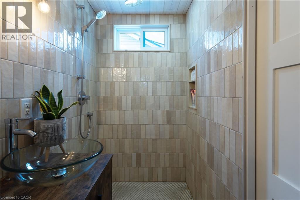 15 SPENCER Avenue, Dundas — photo 11