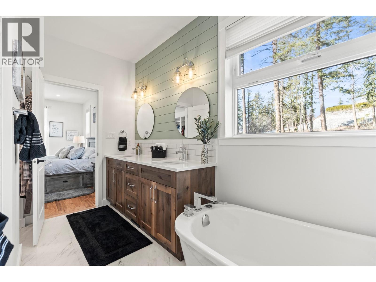  3200 20 Street Northeast, Salmon Arm