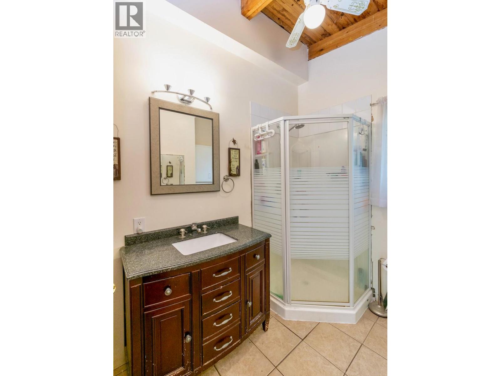2989 Squilax-Anglemont Road - Image 27