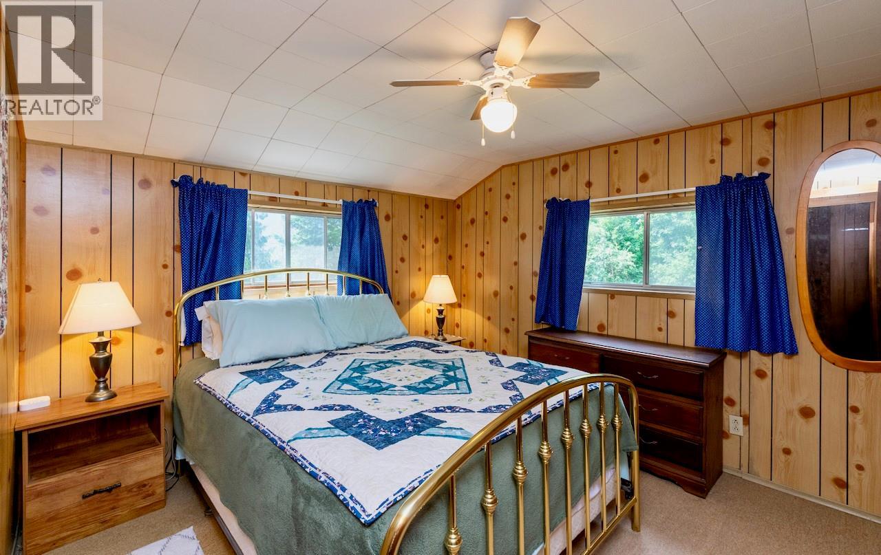2989 Squilax-Anglemont Road - 31