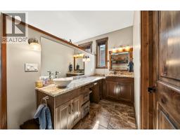 1674 Koocanusa Lake Drive, Lake Koocanusa, BC V0B1T4 Photo 23