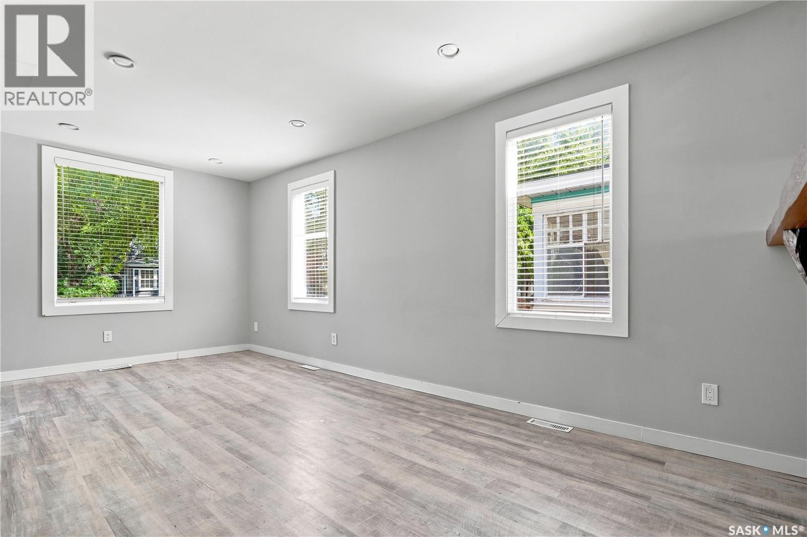 215 26th STREET W - 6