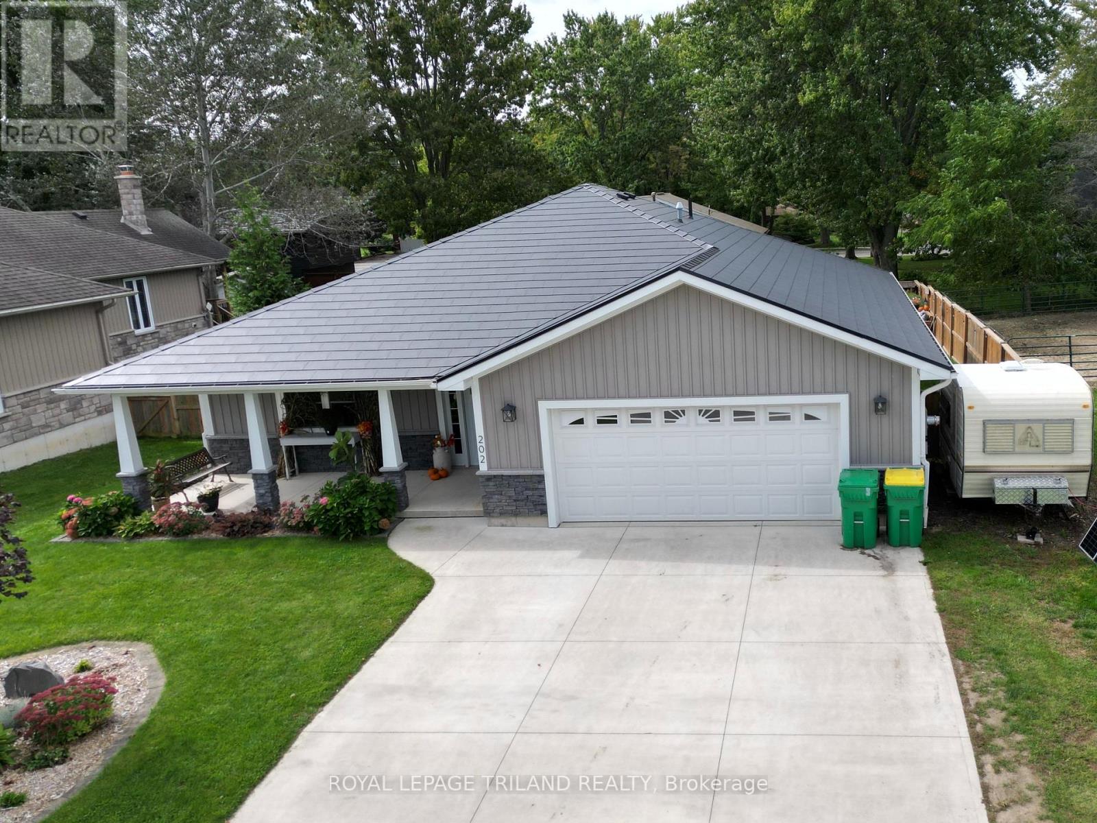 202 REYCRAFT AVENUE, Southwest Middlesex (Glencoe)