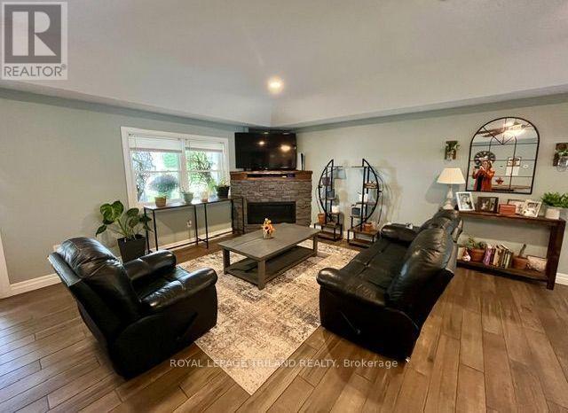 202 REYCRAFT AVENUE, Southwest Middlesex (Glencoe) — photo 9