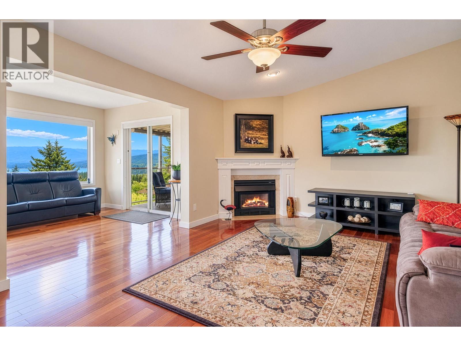3537 Gates Road, West Kelowna, British Columbia, V4T1A2, West Kelowna, British Columbia — photo 5 of 5