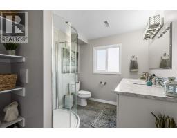 5664 L & A Road, Vernon, BC V1B3P7 Photo 35