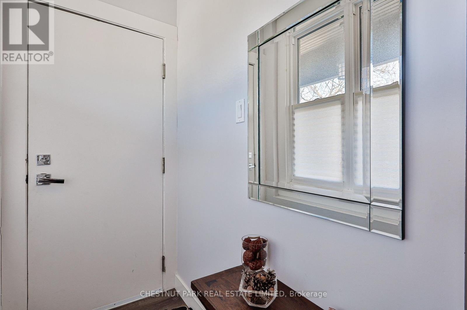 UPPER - 159 BRIAR HILL AVENUE, Toronto (Yonge-Eglinton) — photo 2
