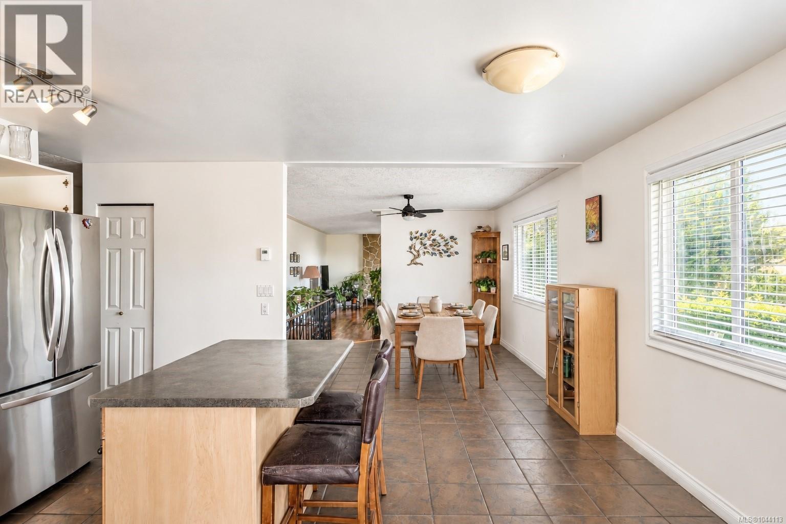 7031 West Saanich Rd - Image 10