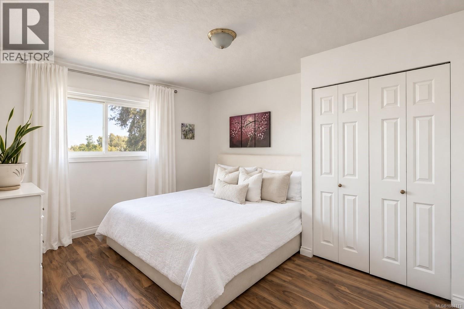 7031 West Saanich Rd - 11