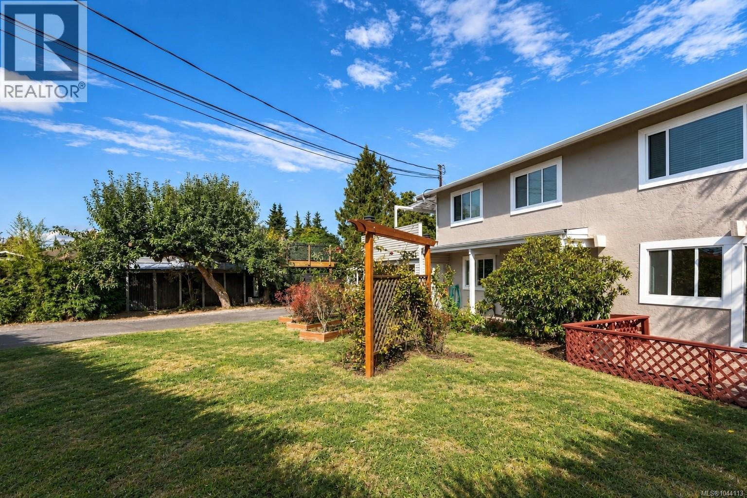 7031 West Saanich Rd - 2