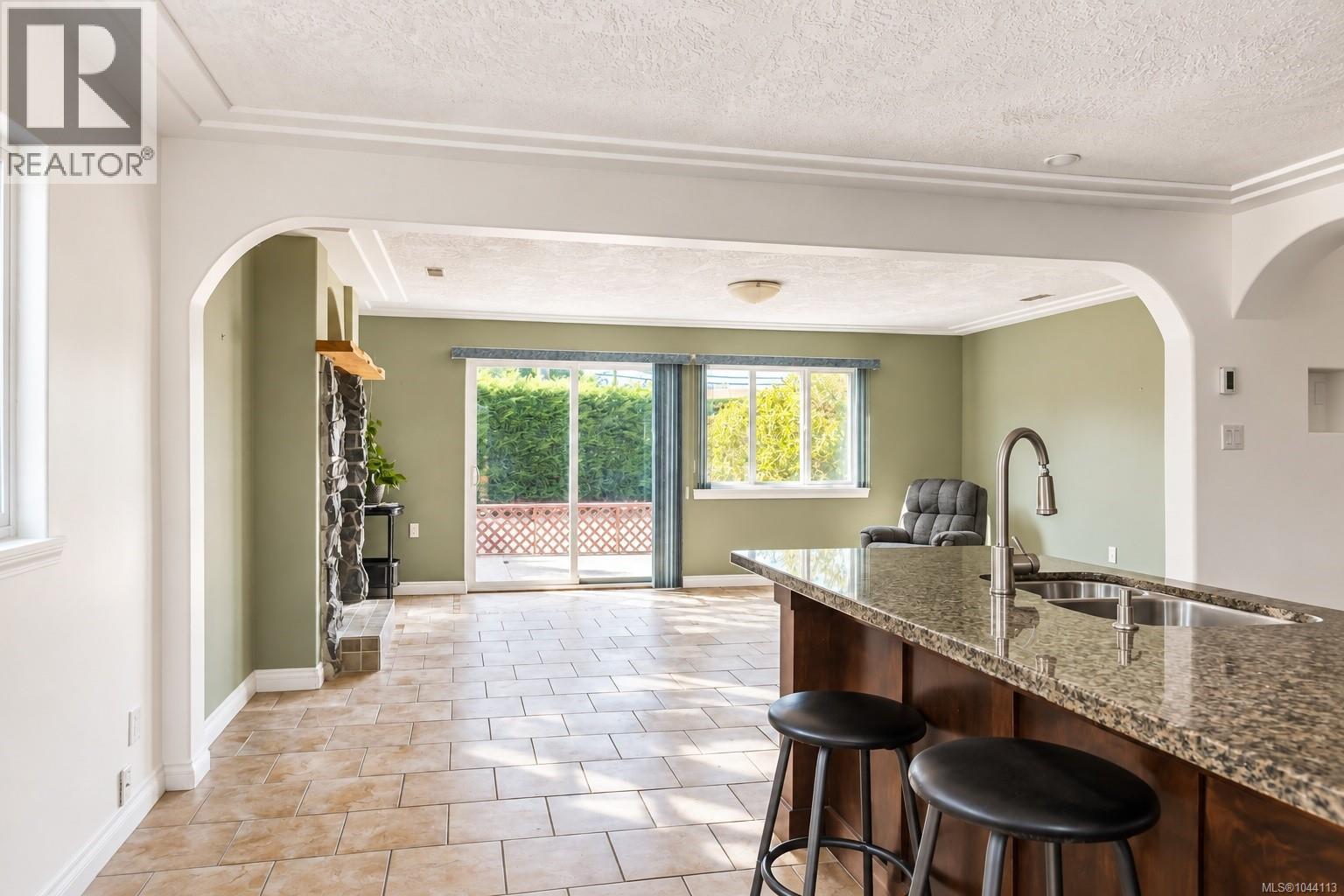 7031 West Saanich Rd - 26