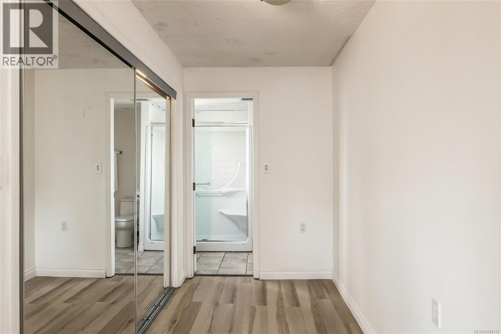 7031 West Saanich Rd - Image 29